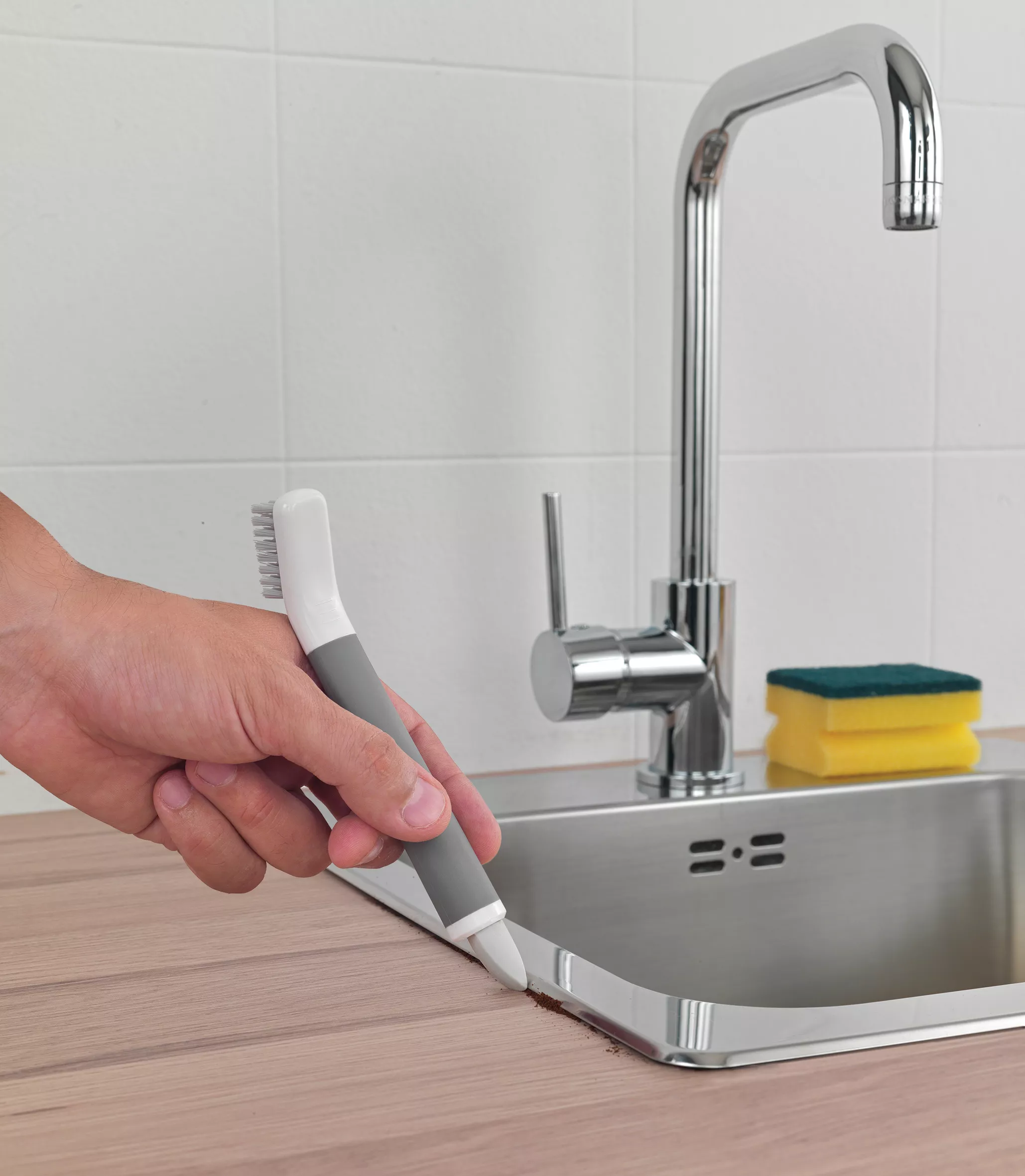Fugenbürste-Schaber 2- in-1 KITCHEN Fugenbürste-Schaber 2- in-1 KITCHEN