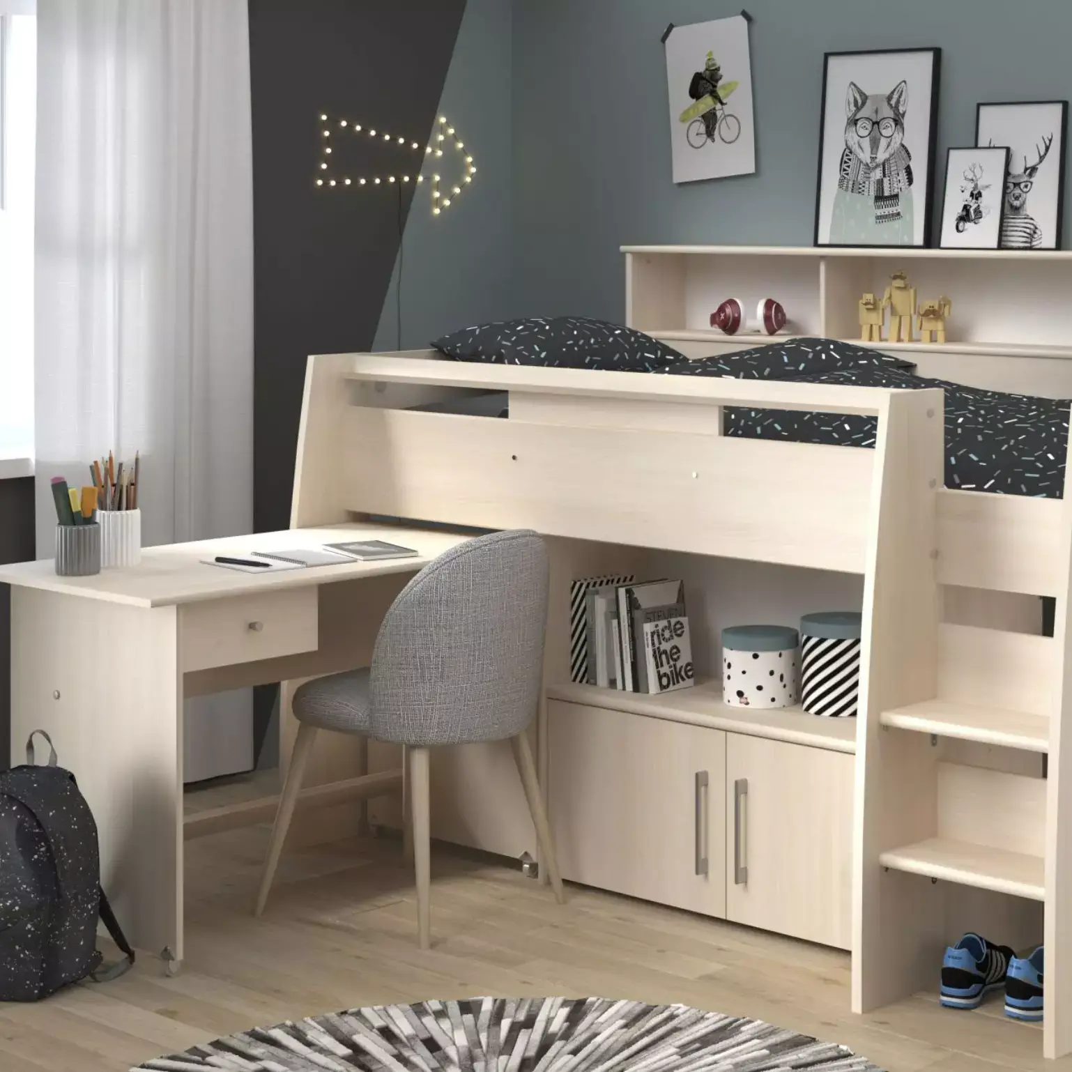 Hochbett CHARLY 2 Hochbett CHARLY 2 mit integrierter Leiter, 1 ausziehbarer Schreibtisch auf Rollen mit 1 Schubkasten, 1 integrierte 2-türige Kommode, darüber 1 großes Fach, Ablagefächer an der Bettseite und am Bettende