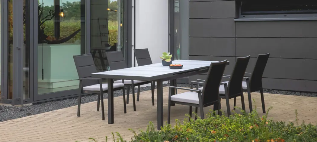 Ratgeber: Gartenmöbel richtig reinigen und pflegen