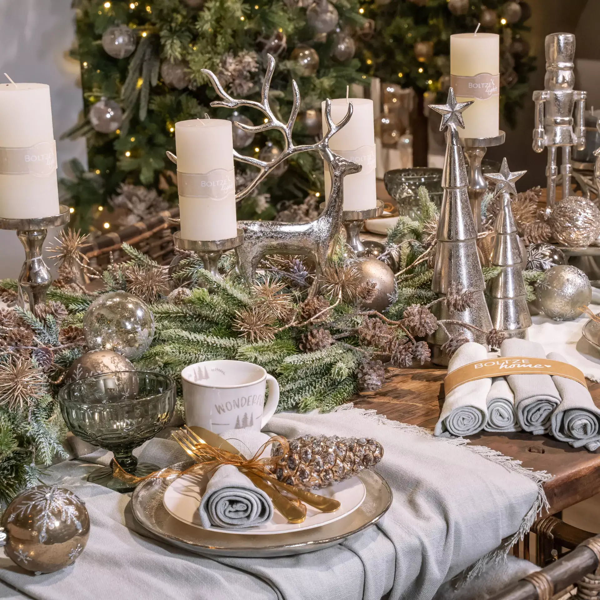 Herzlich willkommen in unserer MEGA-Weihnachtswelt. Hier entdecken!