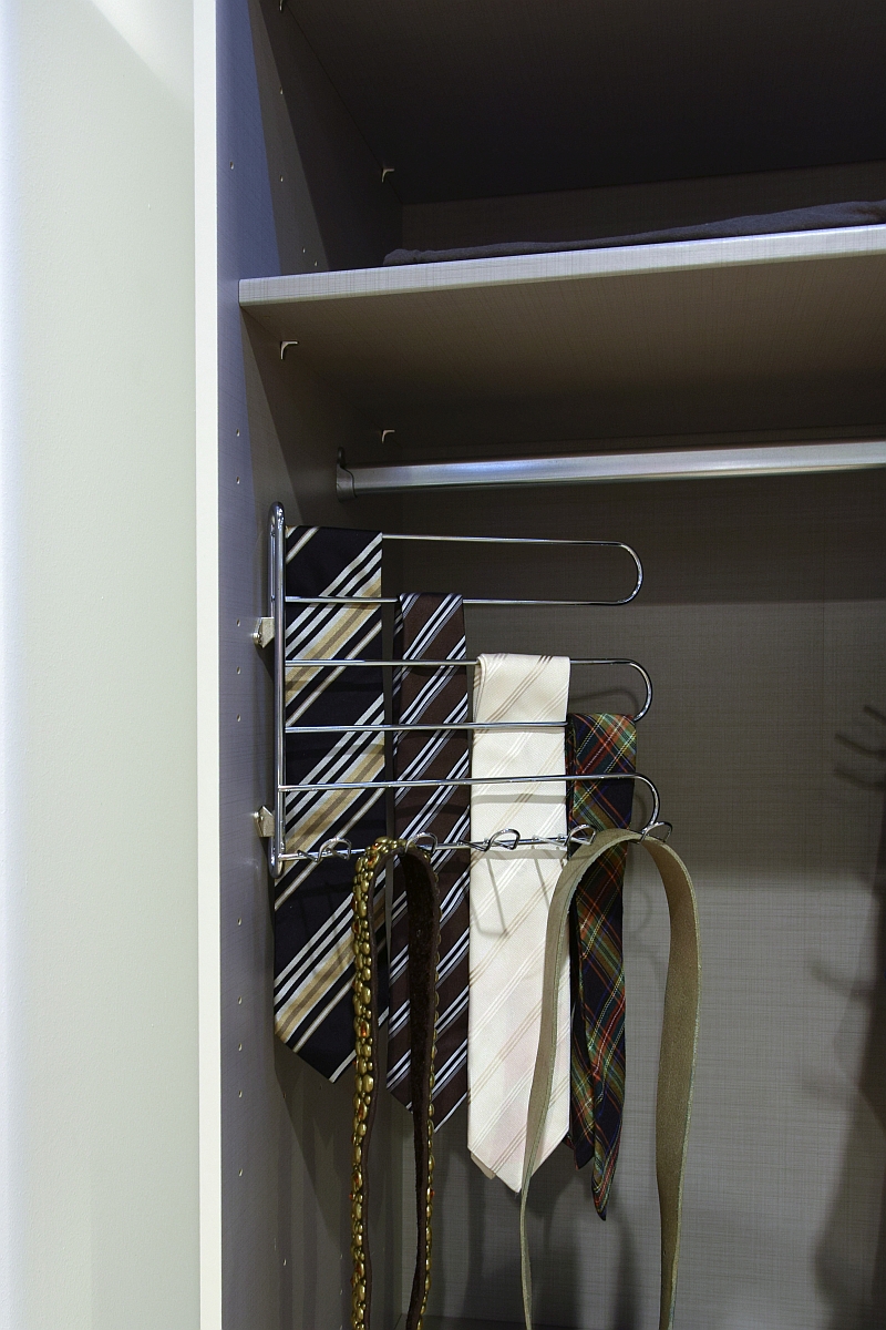 Krawatten- und Gürtelhalter 895 Krawatten- und Gürtelhalter 895