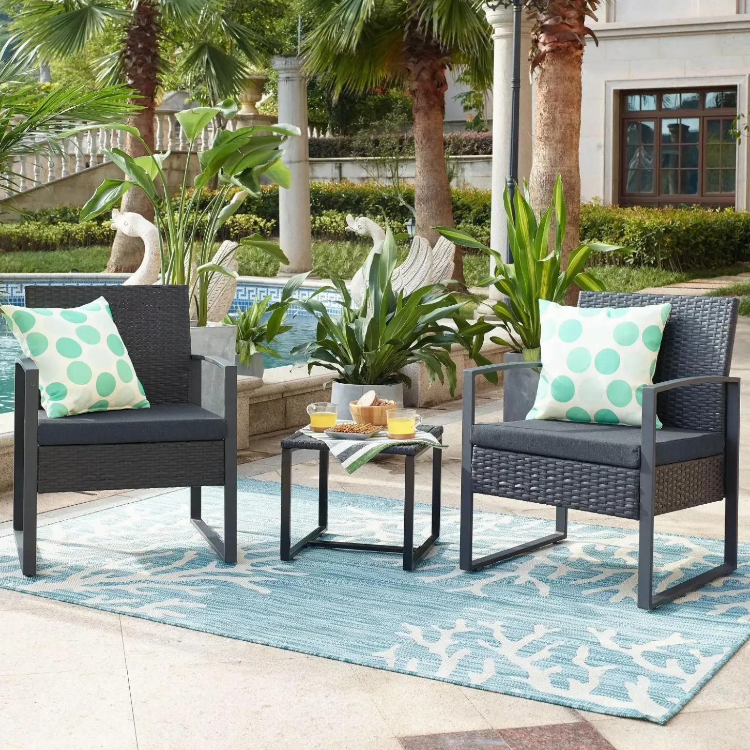 Ratgeber: Gartenmöbel richtig reinigen und pflegen Ratgeber: Gartenmöbel richtig reinigen und pflegen