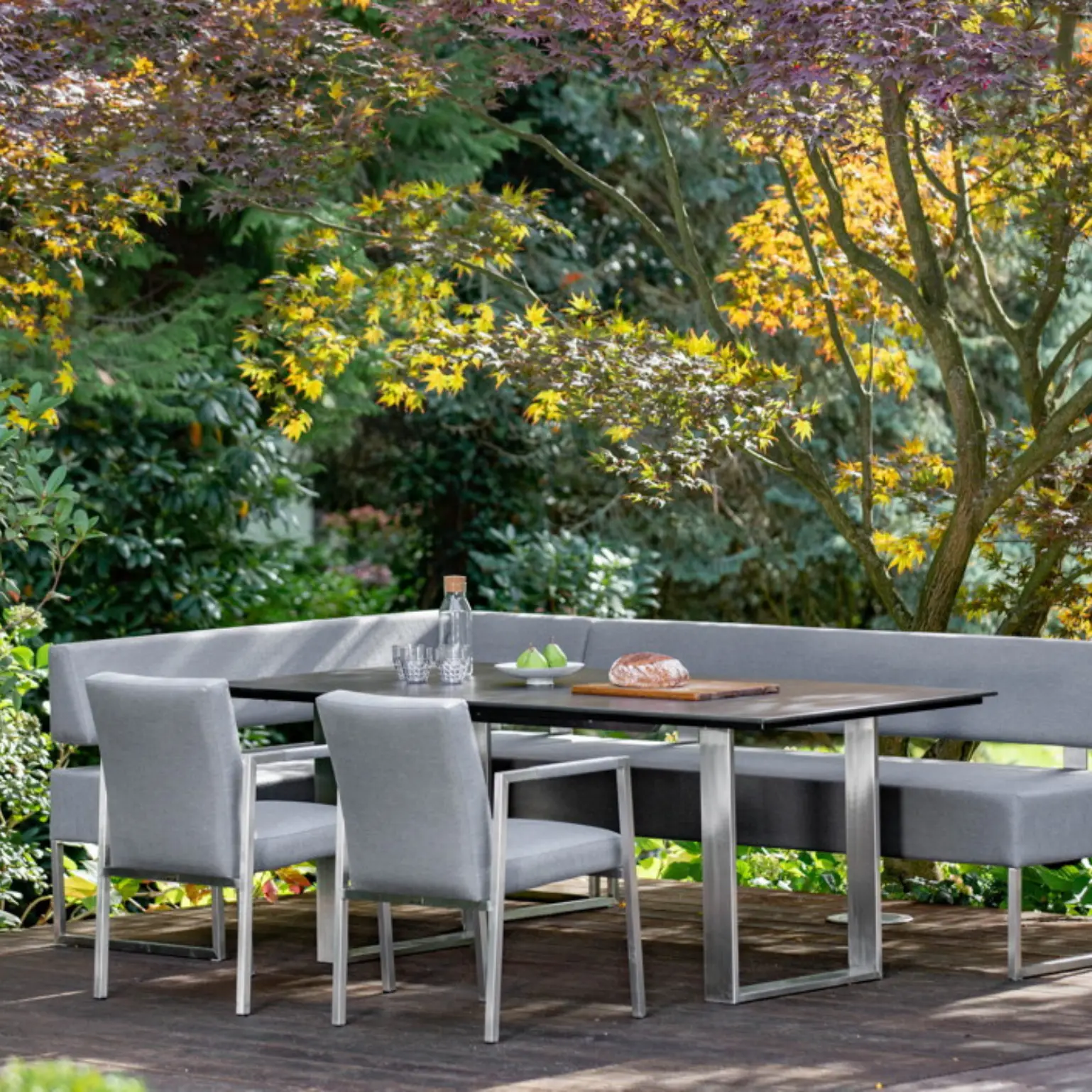 Ratgeber: Gartenmöbel richtig reinigen und pflegen Ratgeber: Gartenmöbel richtig reinigen und pflegen