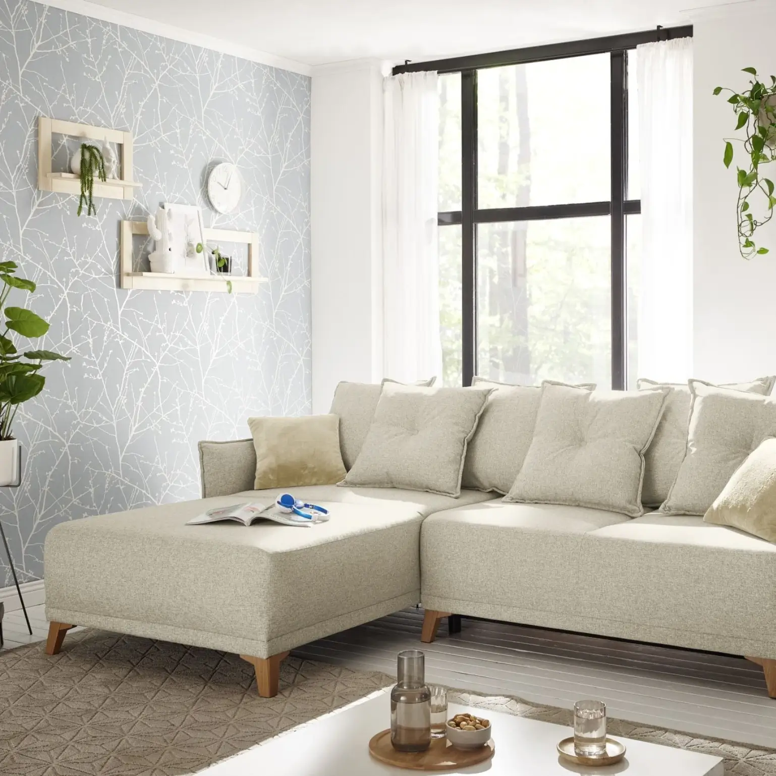 Polsterecke mit Funktion PAMPLONA 2F.URC Polsterecke PAMPLONA mit Schlaffunktion in der Farbe beige. Inklusive Bettkasten, 6 Rückenkissen und 2 Zierkissen. B/H/T ca. 255/91/185 cm
