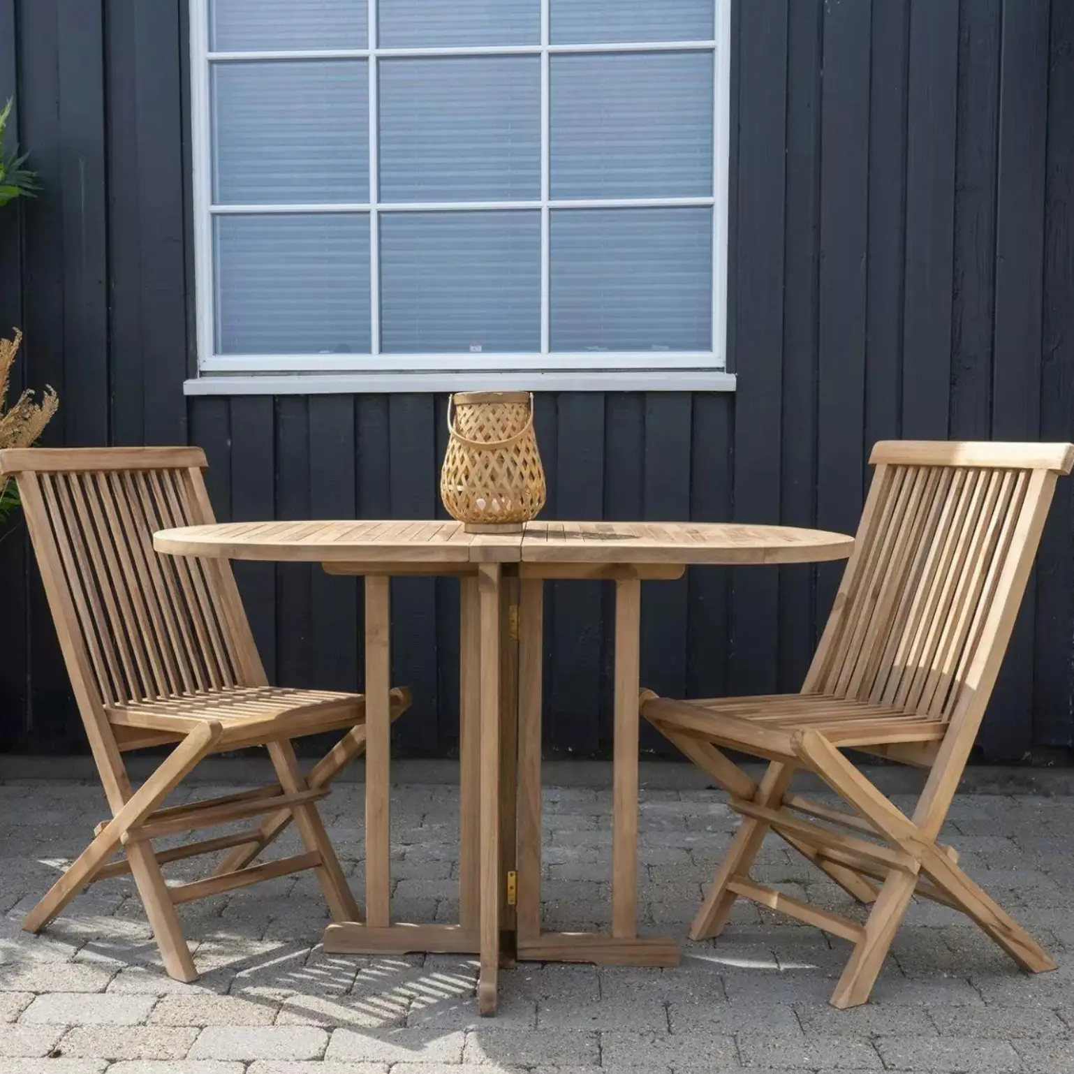 Ratgeber: Gartenmöbel richtig reinigen und pflegen Ratgeber: Gartenmöbel richtig reinigen und pflegen