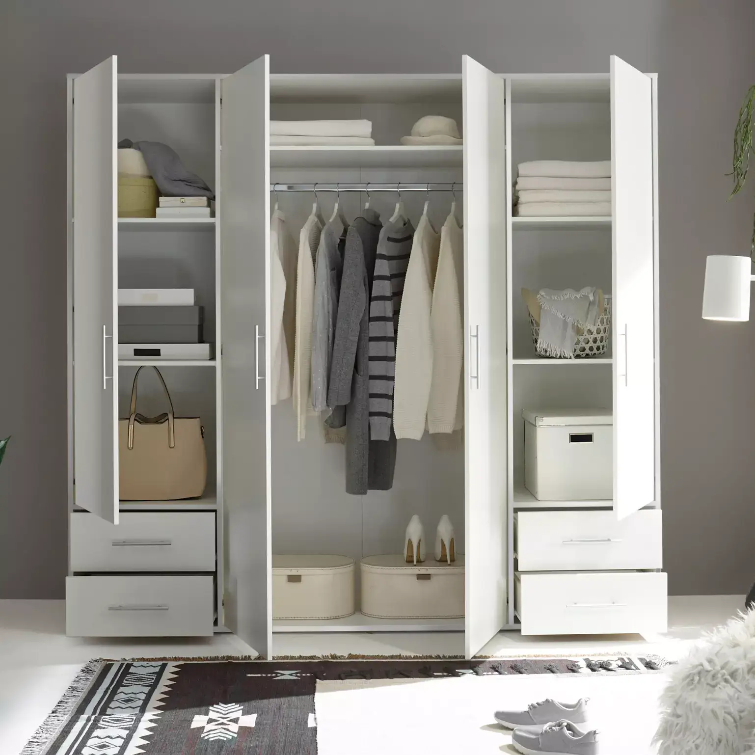 Den perfekten Kleiderschrank finden: So planen Sie richtig!